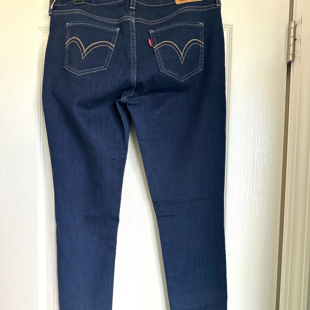 Levi’s 535 Super Skinny Dark Wash Jeans